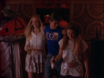 2000_-_Twice_in_a_Lifetime_S02E13_mkv0714.jpg
