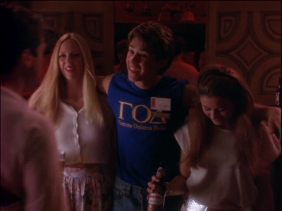 2000_-_Twice_in_a_Lifetime_S02E13_mkv0715.jpg