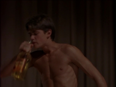 2000_-_Twice_in_a_Lifetime_S02E13_mkv1533.jpg