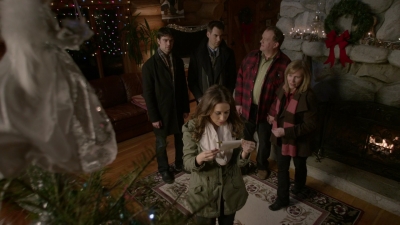 2014_-_The_Tree_That_Saved_Christmas_mkv4888.jpg