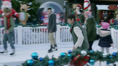 2017_-_Four_Christmases_and_A_Wedding_mp40462.jpg