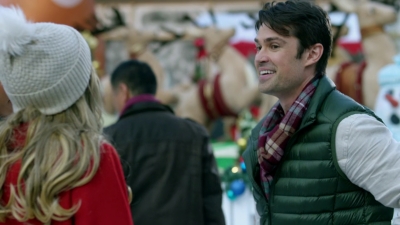 2017_-_Four_Christmases_and_A_Wedding_mp40511.jpg