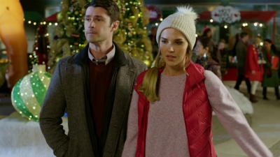 2017_-_Four_Christmases_and_A_Wedding_mp42586.jpg