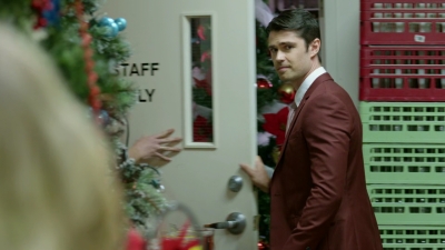 2017_-_Four_Christmases_and_A_Wedding_mp42990.jpg