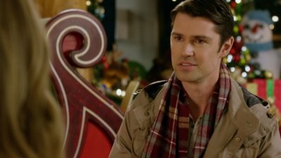 2017_-_Four_Christmases_and_A_Wedding_mp43904.jpg