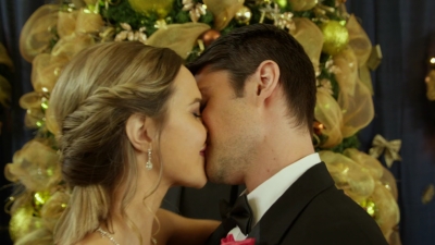 2017_-_Four_Christmases_and_A_Wedding_mp45136.jpg