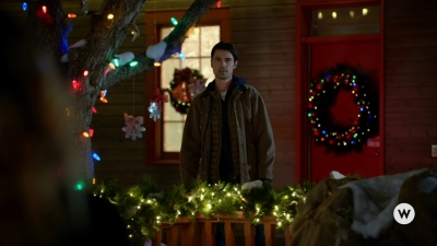 2020_-_Heart_of_the_Holidays_mp41001.jpg