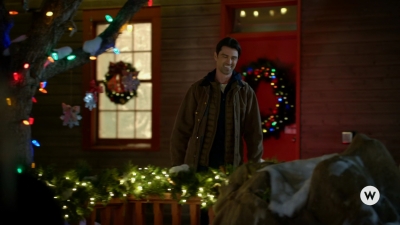 2020_-_Heart_of_the_Holidays_mp41002.jpg
