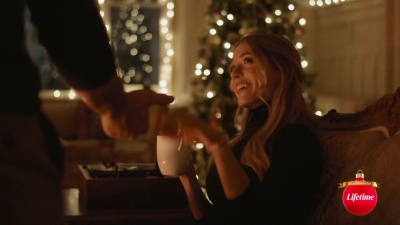 2021_-_It_Takes_a_Christmas_Village_mkv3492.jpg