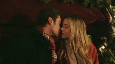 2021_-_It_Takes_a_Christmas_Village_mkv5023.jpg