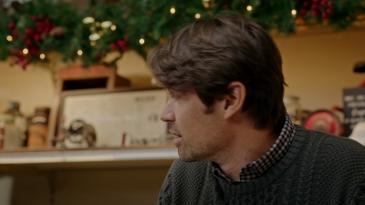 2022_-_Christmas_on_Mistletoe_Lake_mp40319.jpg