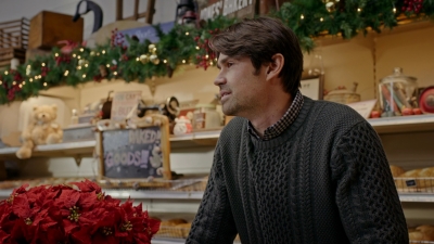 2022_-_Christmas_on_Mistletoe_Lake_mp40327.jpg