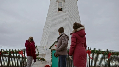 2022_-_Christmas_on_Mistletoe_Lake_mp41481.jpg