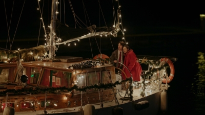 2022_-_Christmas_on_Mistletoe_Lake_mp45106.jpg