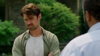 2022_-_Lemonade_Stand_Romance_mp40166.jpg